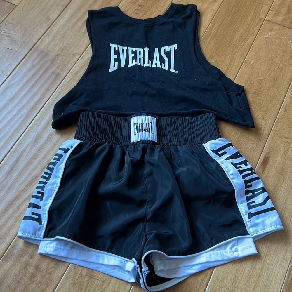 everlast crop top and shorts